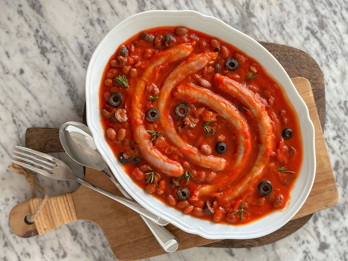 Salsiccia di pollo e tacchino con fagioli al sugo