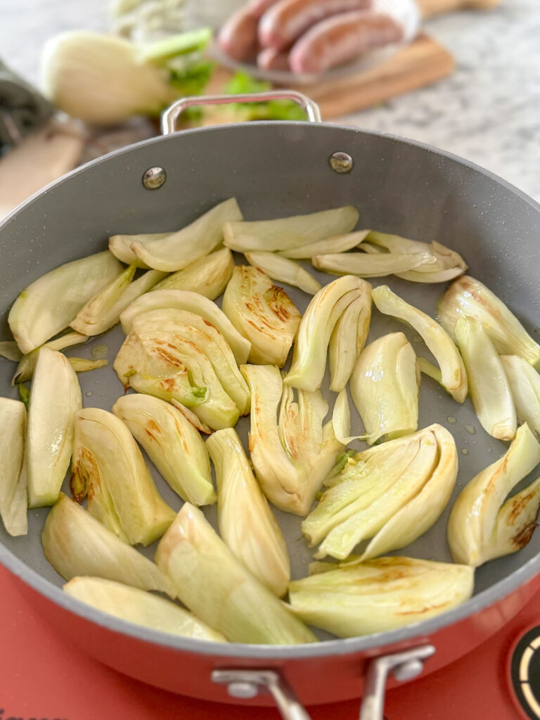 Salsicce brasate con i finocchi